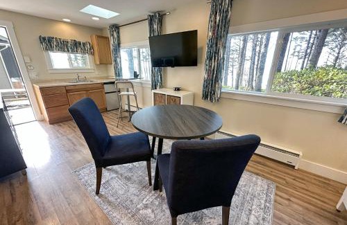 Yachats Apartamento | Ocean Front, Cottage at Oregon House, Stairs to the Beach!