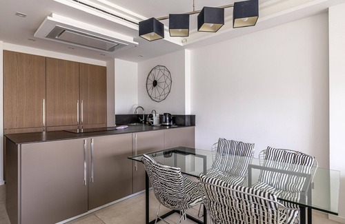 Cannes City Centre Apartamento | Ocean Front family apartment at Mondrian Hotel on the Croisette