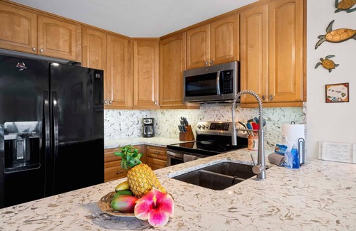 Kailua-Kona Condominio | Frente al mar | Fantásticas vistas al mar | Completamente actualizado | A partir de $ 140 / noche