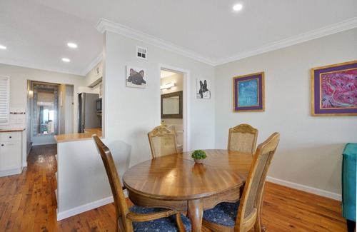 Sharp Park Casa | Ocean Front Home- French Villa - Pacifica-San Francisco! Hear waves and relax!