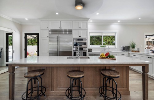 Kailua Casa | Ocean Front Center of Kailua Bay! Best Location!!