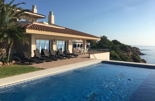 Calafat Villa | Frente al mar Gran Villa de lujo con piscina.