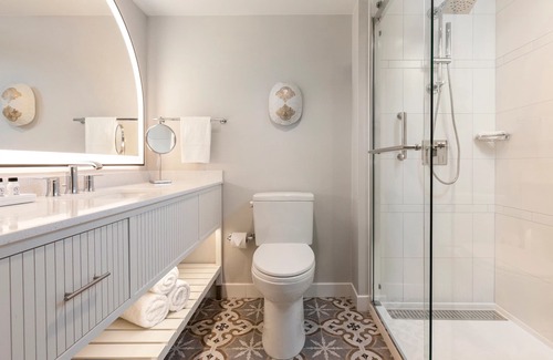 Singer Island Hotel | Ocean Front Room! Private Balcony w/ Scenic View, Onsite Parking! - 2 Units