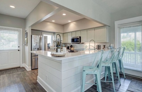 Flora's Bluff Casa | Ocean Front Sleeps 6 Steps to Beach Renovated to New 5 Star Home BHI Club