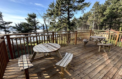 Yachats Apartamento | Ocean Front, Sunrise at Oregon House, Stairs to the Beach!