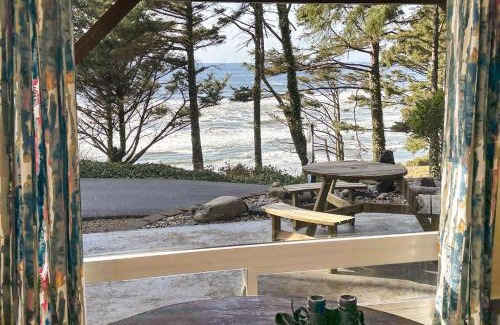Yachats Apartamento | Ocean Front, Sunset at Oregon House, Stairs to the Beach!