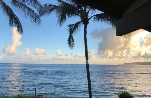 Waialua Apartamento | Dúplex de dos habitaciones frente al mar con garaje