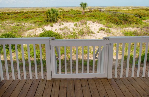 Beachwalk Condominio | Ocean Front & pool view. Hunting Island pass included