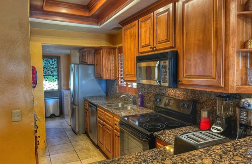 Bella Vista Villa | OCEAN FRONT Villa 3 KING Bedrooms, 3.5ba.! 1900sf! VIEWS!!! Sandy Beach!
