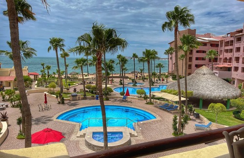 Bella Vista Villa | OCEAN FRONT Villa 3 KING Bedrooms, 3.5ba.! 1900sf! VIEWS!!! Sandy Beach!