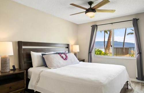 Wailuku Casa | Ocean Front with Mountain Views and Central AC