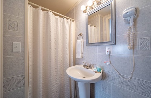 Rehoboth Beach Cabaña | Ocean Glass Inn - Cottage Efficiency