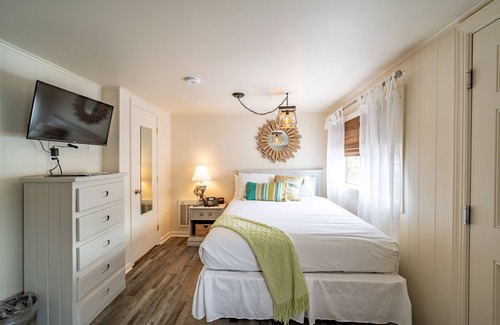 Rehoboth Beach Cabaña | Ocean Glass Inn - Cottage Efficiency