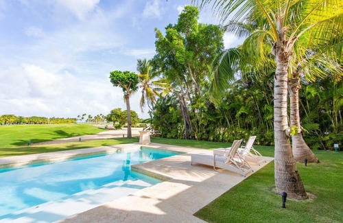 Punta Cana Villa | Ocean & golf view with working space!