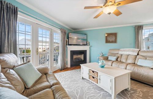 Salisbury Beach Casa | Ocean Hideaway Rooftop Deck Fireplace