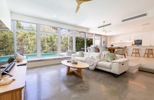 Agnes Water Casa | Ocean House - 4 BR w/ Private Pool - 100m to Beach