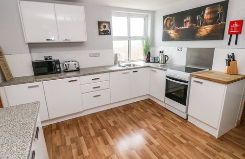 Hasguard Cross Cabaña | OCEAN HOUSE, pet friendly, character holiday cottage in Broad Haven