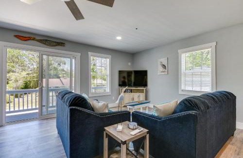 Ocean Isle Beach Apartamento | Ocean Isle Beach Vacation Rental about 1 Mi to Pier!