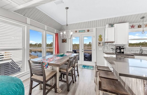 Morgantown Casa | Ocean & Lake Views~Pool~Tennis~Golf Cart~Sleeps 12