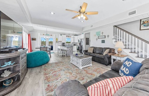 Morgantown Casa | Ocean & Lake Views~Pool~Tennis~Golf Cart~Sleeps 12