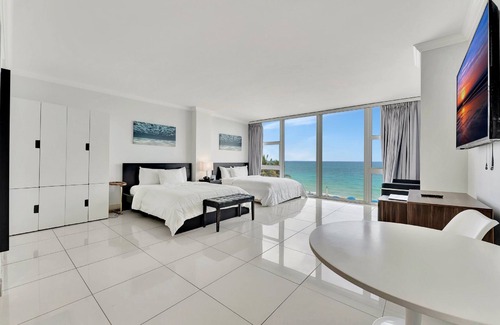 Galt Mile Hotel | Ocean Manor Beach Hotel