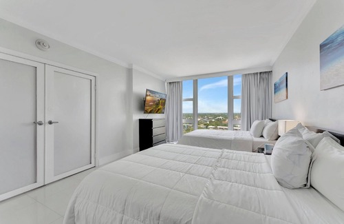 Galt Mile Hotel | Ocean Manor Beach Hotel