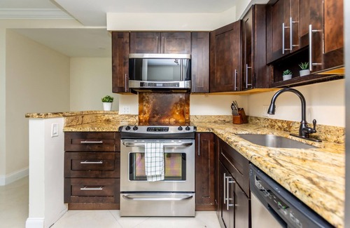 Galt Mile Hotel | Ocean Manor Rentals