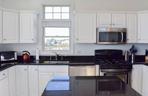 West Dennis Casa | Ocean & Marsh Views – Steps to Fiddler's Green Private Beach