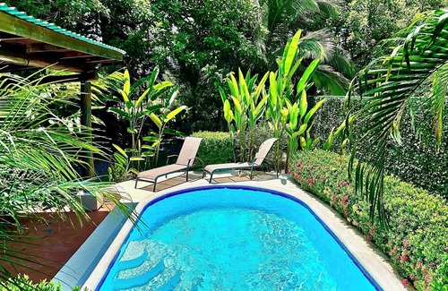 Uvita Casa | Océano Melody ... totalmente equipada, a poca distancia de las playas, jardín y piscina!