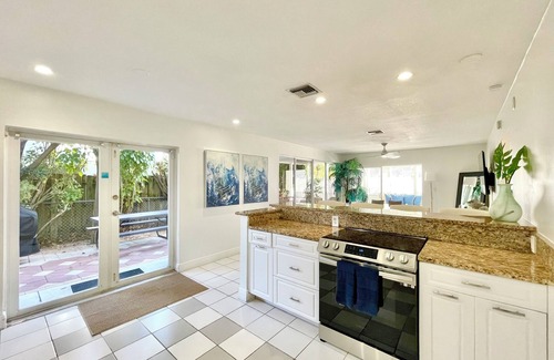 Lauderdale Beach Casa | Ocean Oasis-Steps away from the Beach, Pool, Downtown