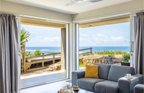 Anna Bay Casa | Ocean on the Rocks, 1,21 Ocean Ave - waterfront, Wi-Fi, Ducted Air Conditioning