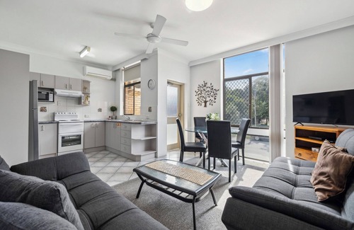 Mid North Coast Waterfront Apartamento | Ocean Parade 10 – Retro Coastal Apartment Opposite Park Beach