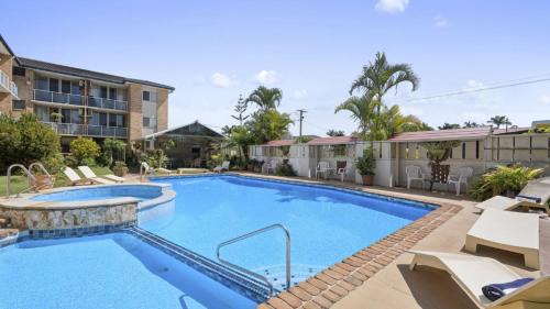 Coffs Harbour Casa | Ocean Parade 20 - Ocean Parade 20 - Resort access, BBQ, Surf Beach