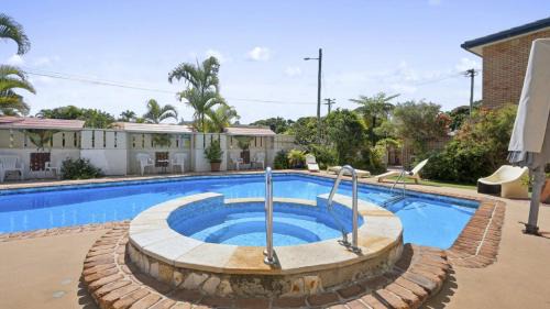 Coffs Harbour Apartamento | Ocean Parade 9 - Cafes, Stroll to beach, BBQ, Pool