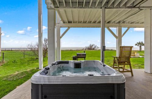Port Bolivar Casa | Ocean Paradise 5BR Beach Escape Hot Tub Game Room and Firepit