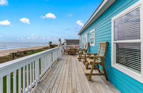 Port Bolivar Casa | Ocean Paradise 5BR Beach Escape Hot Tub Game Room and Firepit