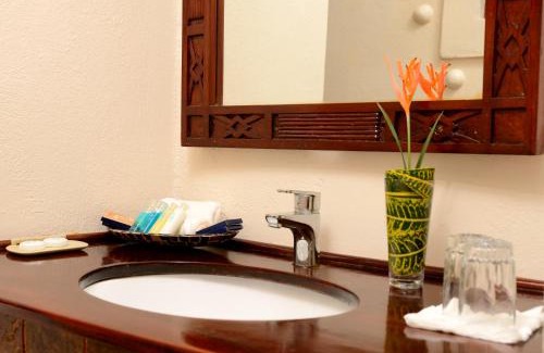 Kiwengwa Complejo | Ocean Paradise Resort & Spa