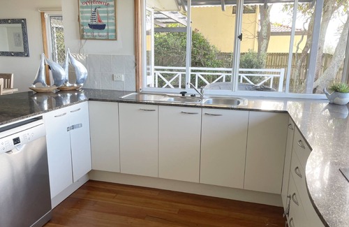 Beachmere Casa | Ocean Pearl - 3 Bedroom, Beachfront property!!