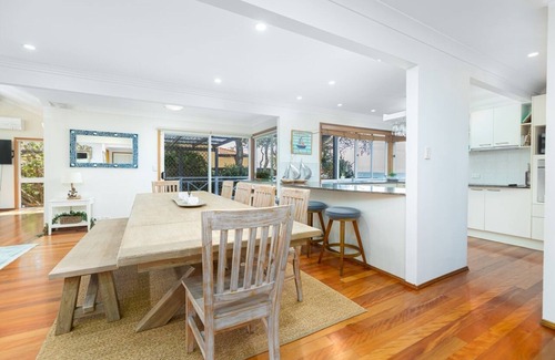 Beachmere Casa | Ocean Pearl - 3 Bedroom, Beachfront property!!