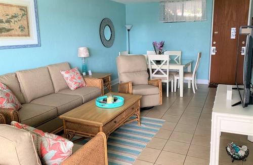 Bolongo Bay Condominio | Condominio frente al mar / piscina en la Bahía de Bolongo; Magníficas vistas y una ubicación increíble!