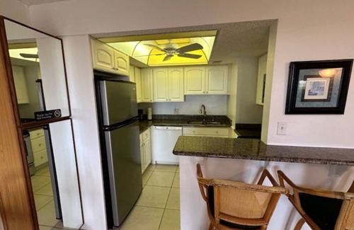 Ormond Shores Estates Condominio | OCEAN & POOL VIEW 2/2 CONDO IN ORMOND BEACH FL COMFORTABLE W/CABLE & WIFI, WOW !