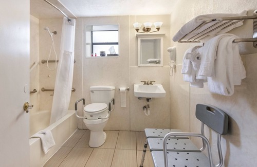 Bermuda Riviera Hotel | Ocean Reef Hotel