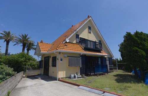 Shirahamacho Shirahama Apartamento | ocean resort mint オーシャンビューを満喫!かわいい三角屋根の三階建て貸切別荘 南房総白浜