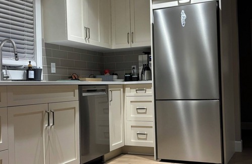 Regional District of Nanaimo Apartamento | Ocean Ridge Guest House. Stunning ocean views. - No cleaning fee!