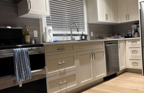 Regional District of Nanaimo Apartamento | Ocean Ridge Guest House. Stunning ocean views. - No cleaning fee!