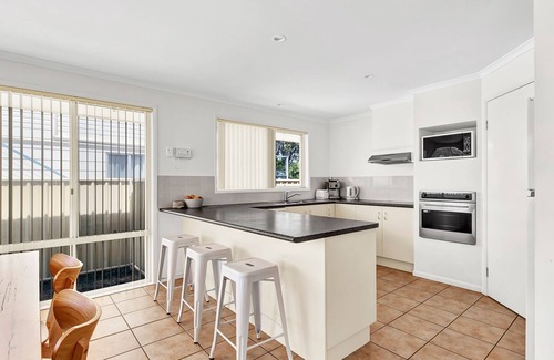 Brooms Head Casa | Ocean Road Oasis - Beach Front Location
