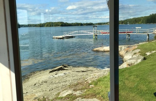Friendship Cabaña | Ocean's Edge Cottage w/beautiful views of midcoast Maine for 2.