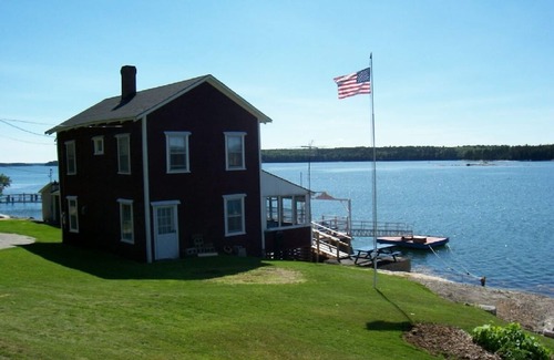 Friendship Cabaña | Ocean's Edge Cottage w/beautiful views of midcoast Maine for 2.