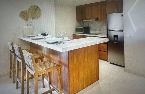 Ildefonso Green Apartamento | Ocean side 2 Bedroom Suite with balcony located in the heart of Cabo San Lucas!!