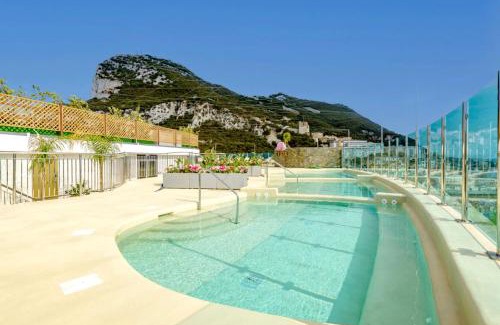 Gibraltar Apartamento | OCEAN SPA Suite 11-Hosted by Sweetstay